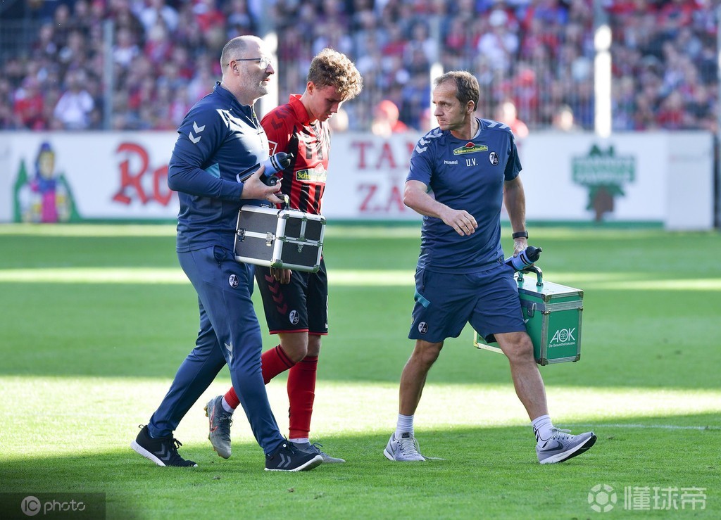 关于法兰克福击败弗赖堡，博里斯·舒尔滕两度出击的信息